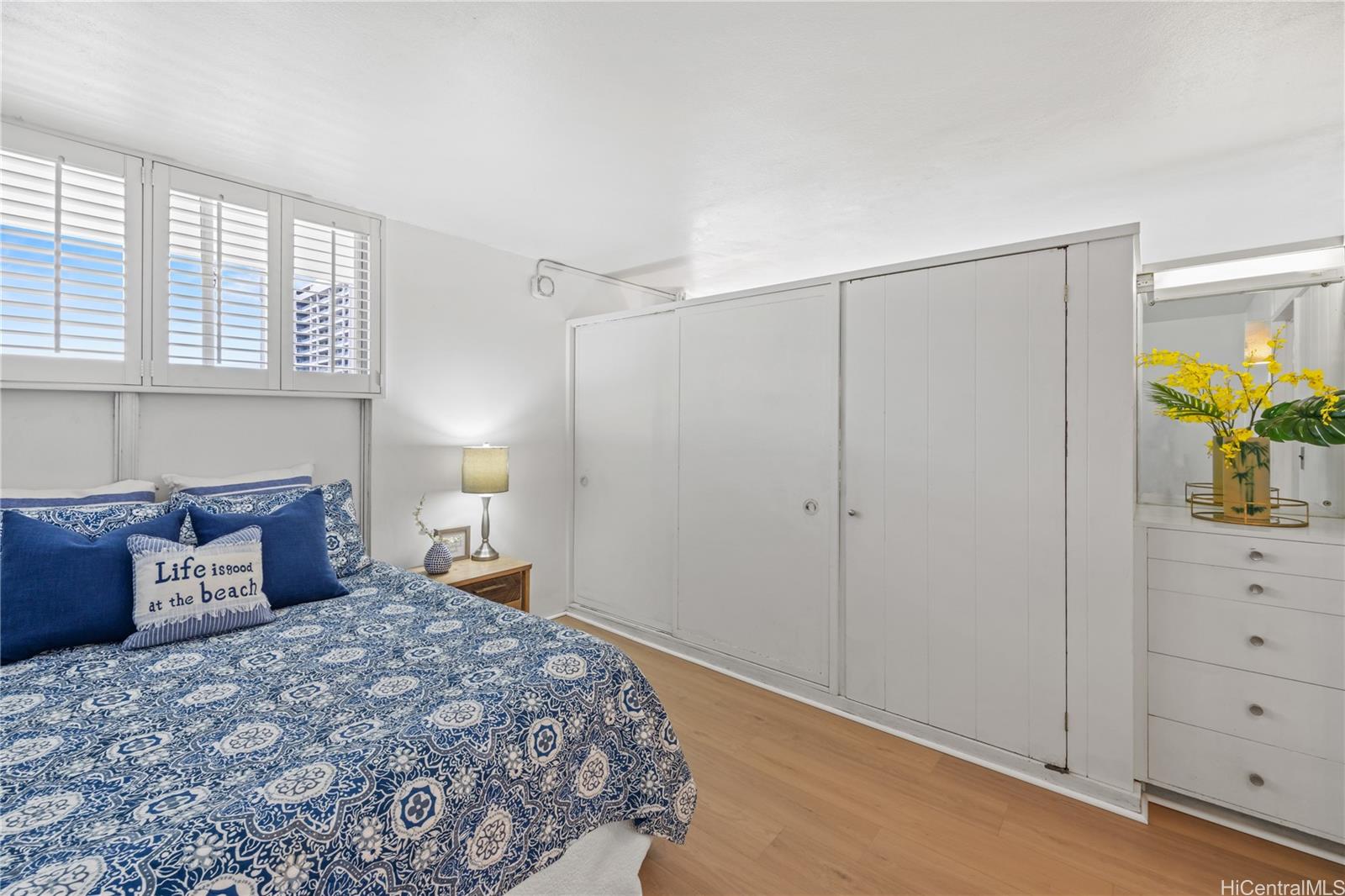 Atkinson Towers Inc condo # 1202, Honolulu, Hawaii - photo 14 of 19