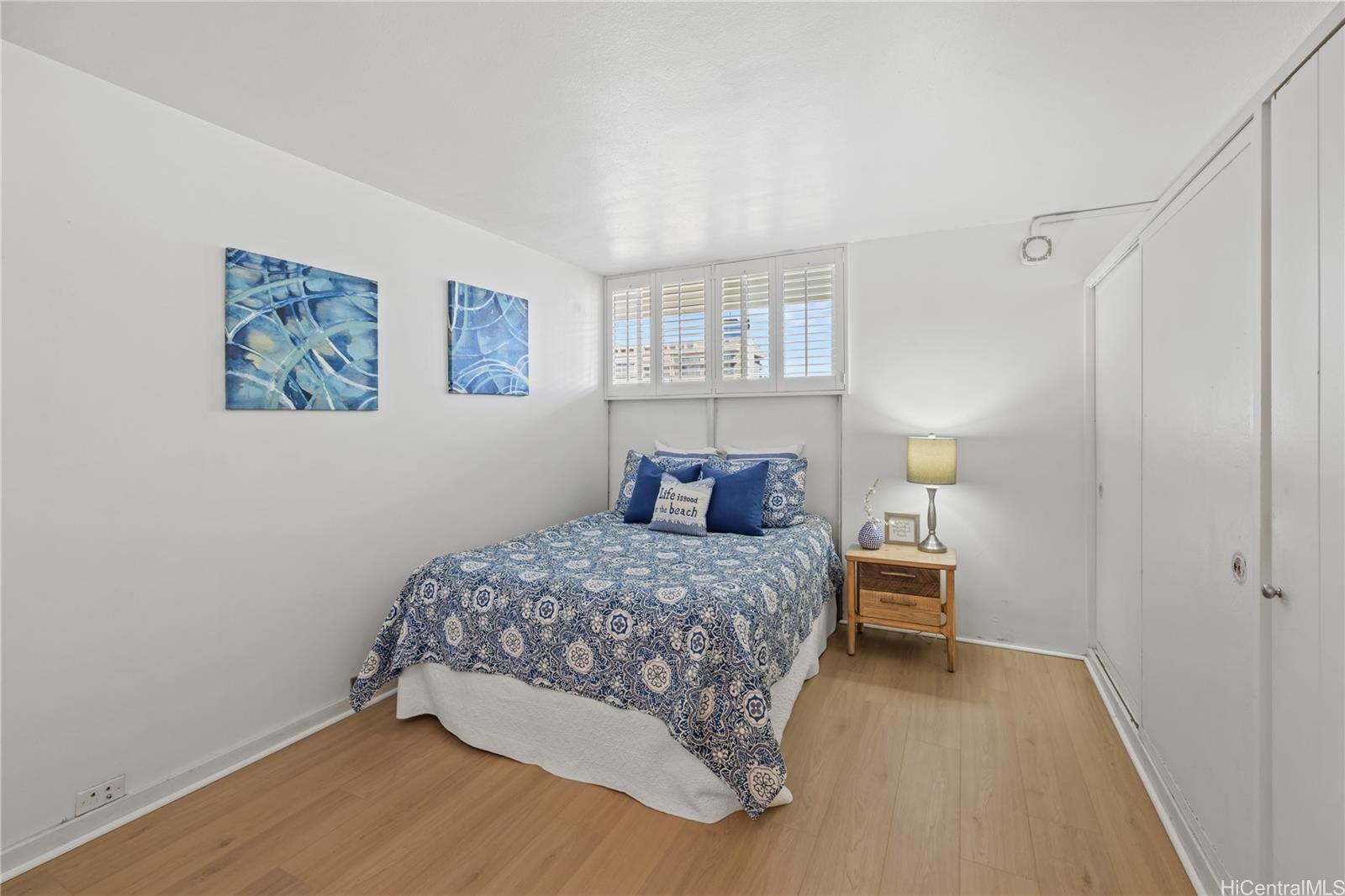 Atkinson Towers Inc condo # 1202, Honolulu, Hawaii - photo 15 of 19