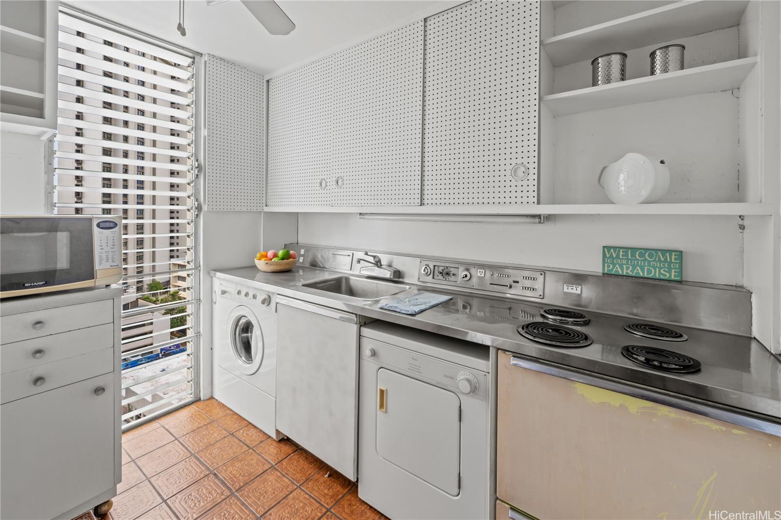 Atkinson Towers Inc condo # 1202, Honolulu, Hawaii - photo 8 of 19