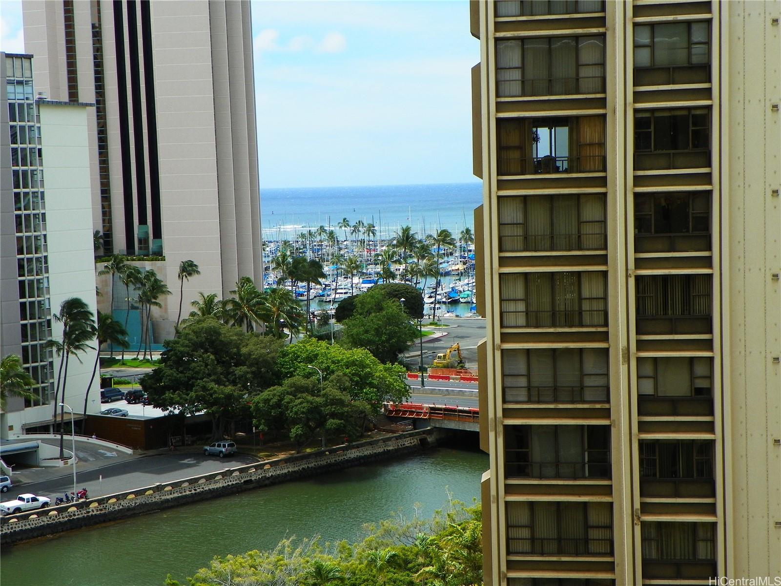 Atkinson Towers Inc condo # 1203, Honolulu, Hawaii - photo 3 of 25