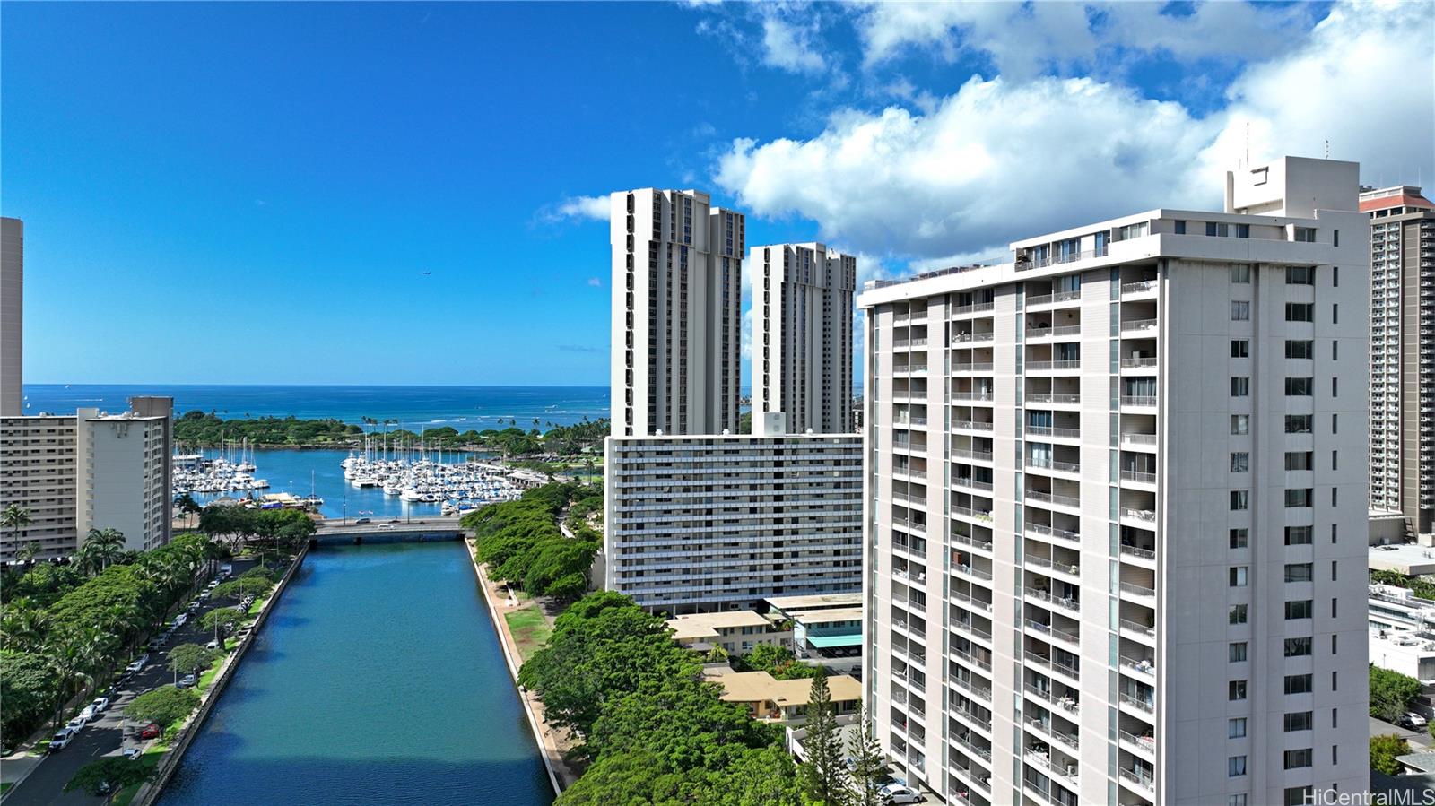 Atkinson Towers INC condo # 1506, Honolulu, Hawaii - photo 3 of 18