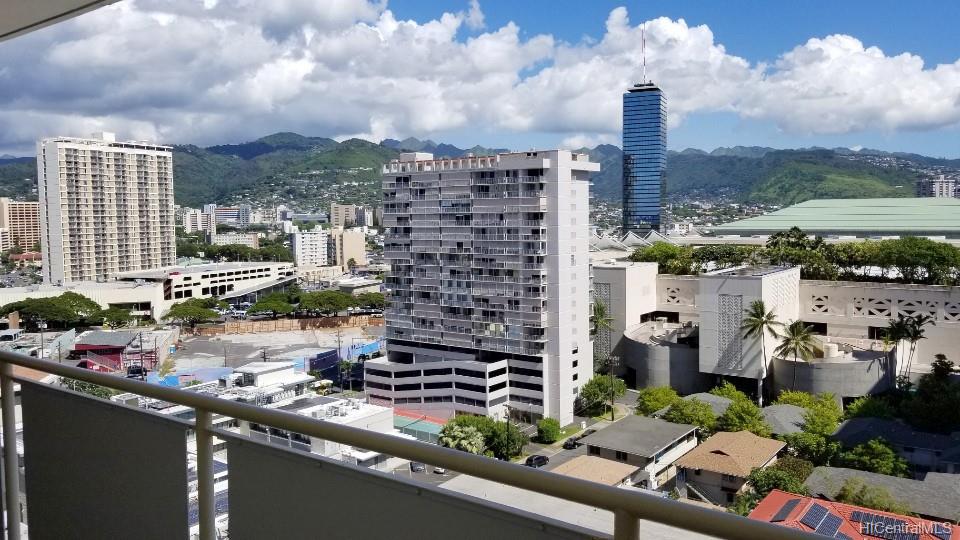 Atkinson Towers Inc condo # 1605, Honolulu, Hawaii - photo 16 of 19