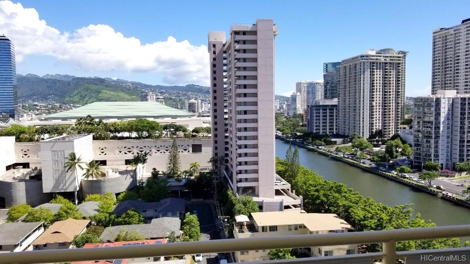 Atkinson Towers Inc condo # 1605, Honolulu, Hawaii - photo 18 of 19