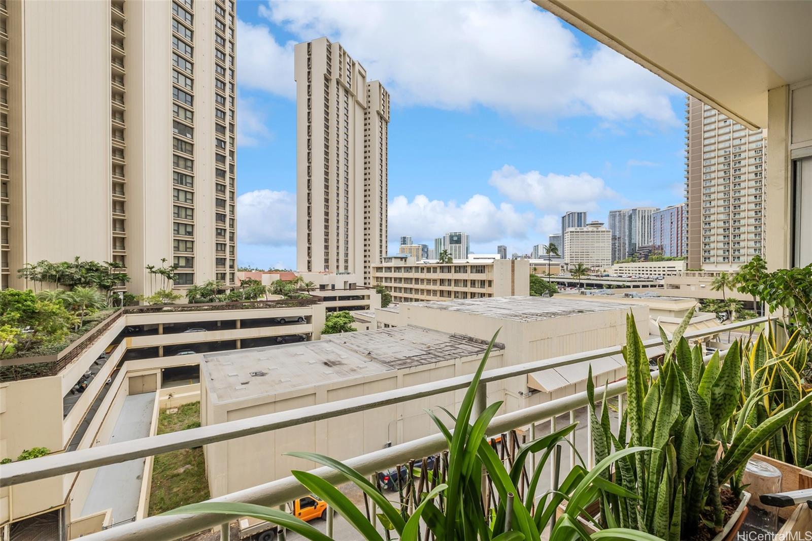Atkinson Towers Inc condo # 603, Honolulu, Hawaii - photo 15 of 23