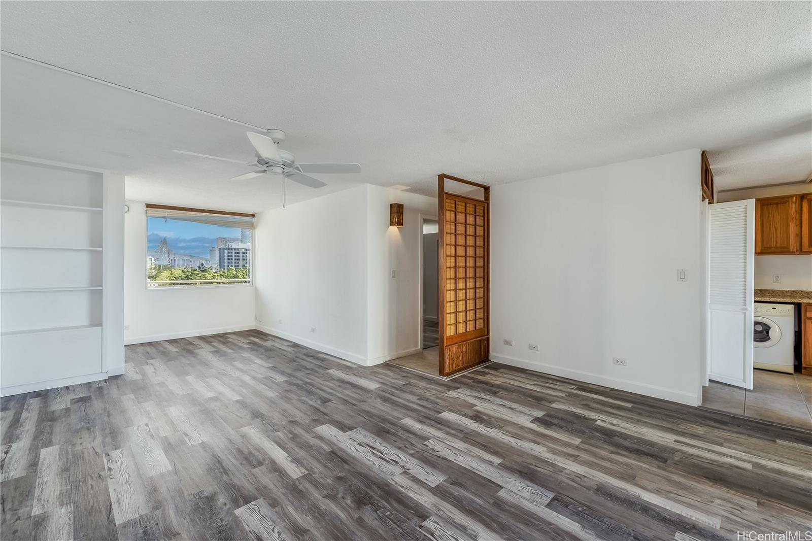 Atkinson Towers Inc condo # 607, Honolulu, Hawaii - photo 4 of 21