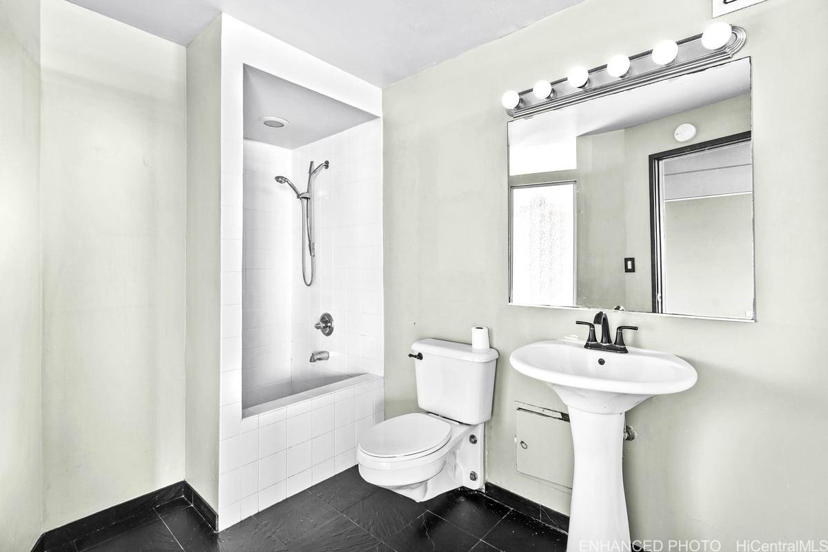 Atkinson Towers Inc condo # 806, Honolulu, Hawaii - photo 11 of 25