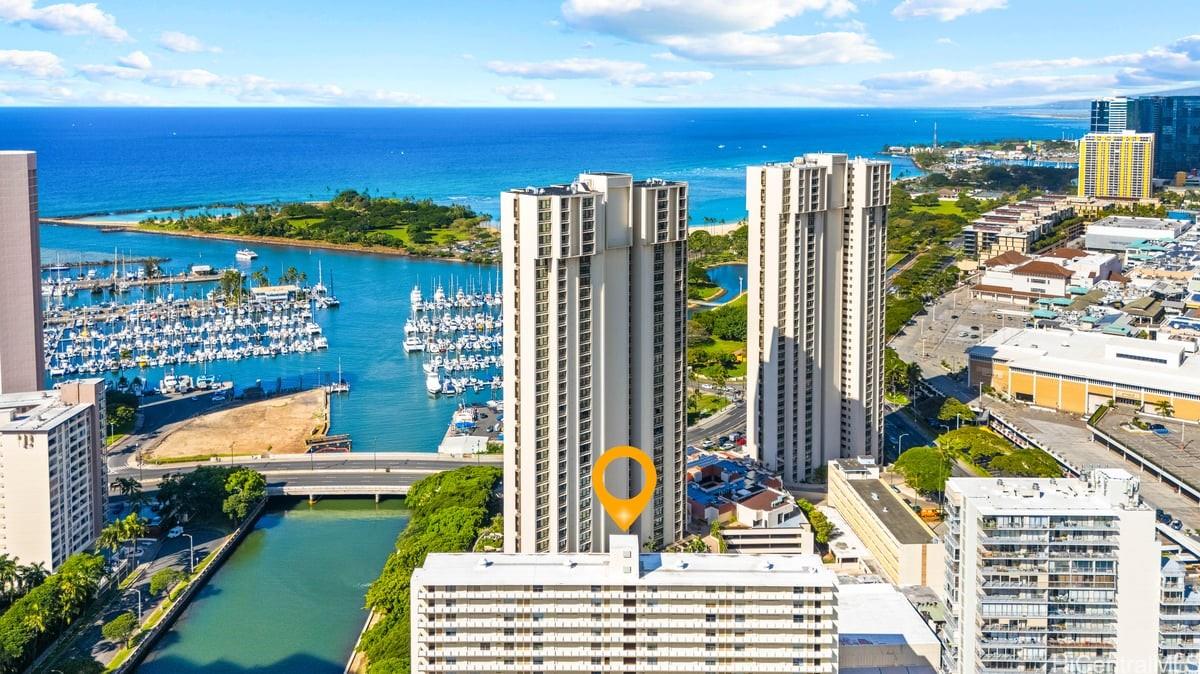 Atkinson Towers Inc condo # 806, Honolulu, Hawaii - photo 16 of 25