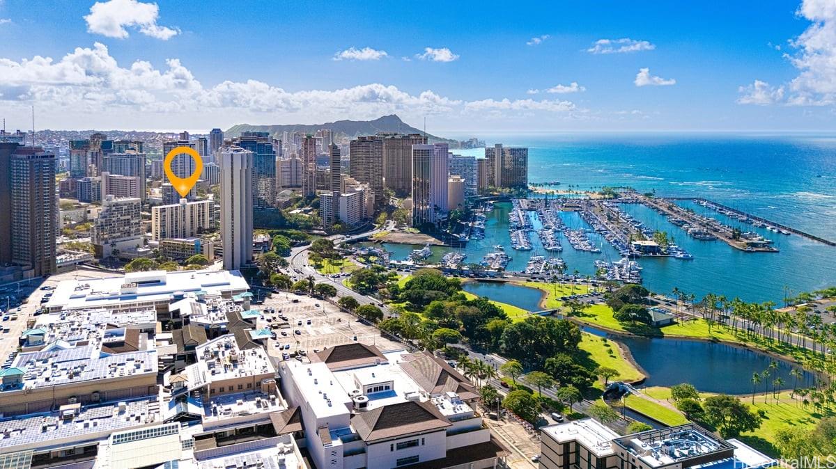 Atkinson Towers Inc condo # 806, Honolulu, Hawaii - photo 17 of 25