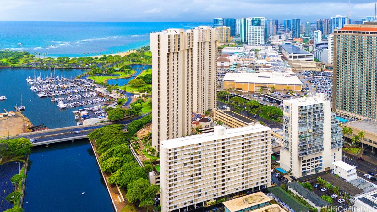 Atkinson Towers Inc condo # 806, Honolulu, Hawaii - photo 19 of 25