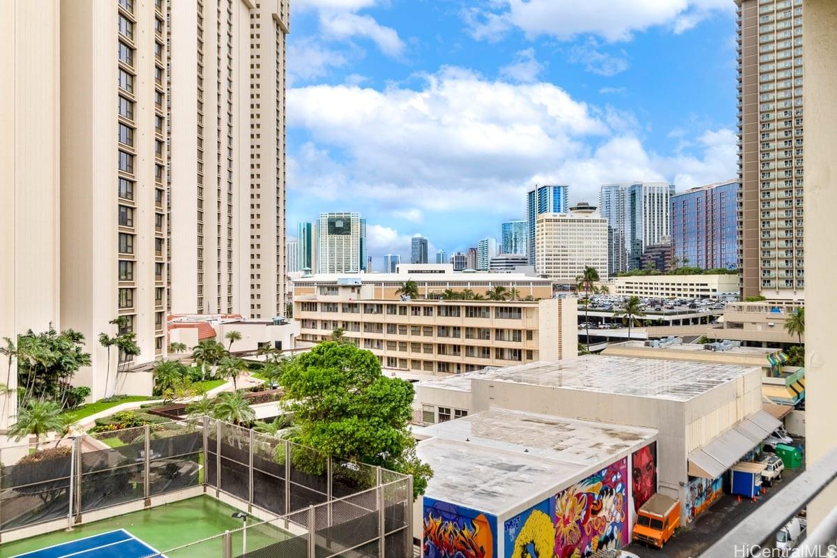 Atkinson Towers Inc condo # 806, Honolulu, Hawaii - photo 23 of 25
