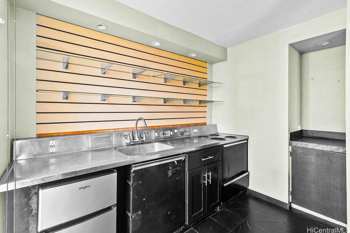 Atkinson Towers Inc condo # 806, Honolulu, Hawaii - photo 9 of 25