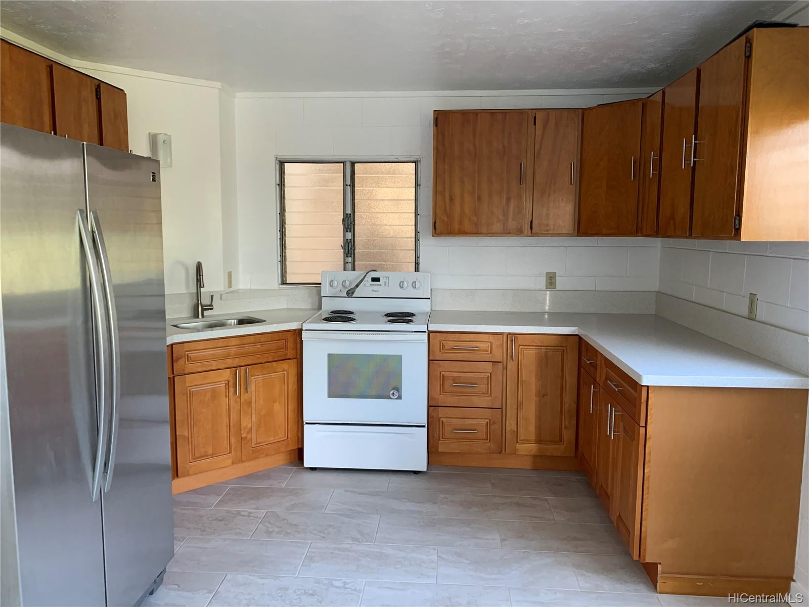 4208 Salt Lake Blvd DWNSTRS Honolulu Hawaii Rental