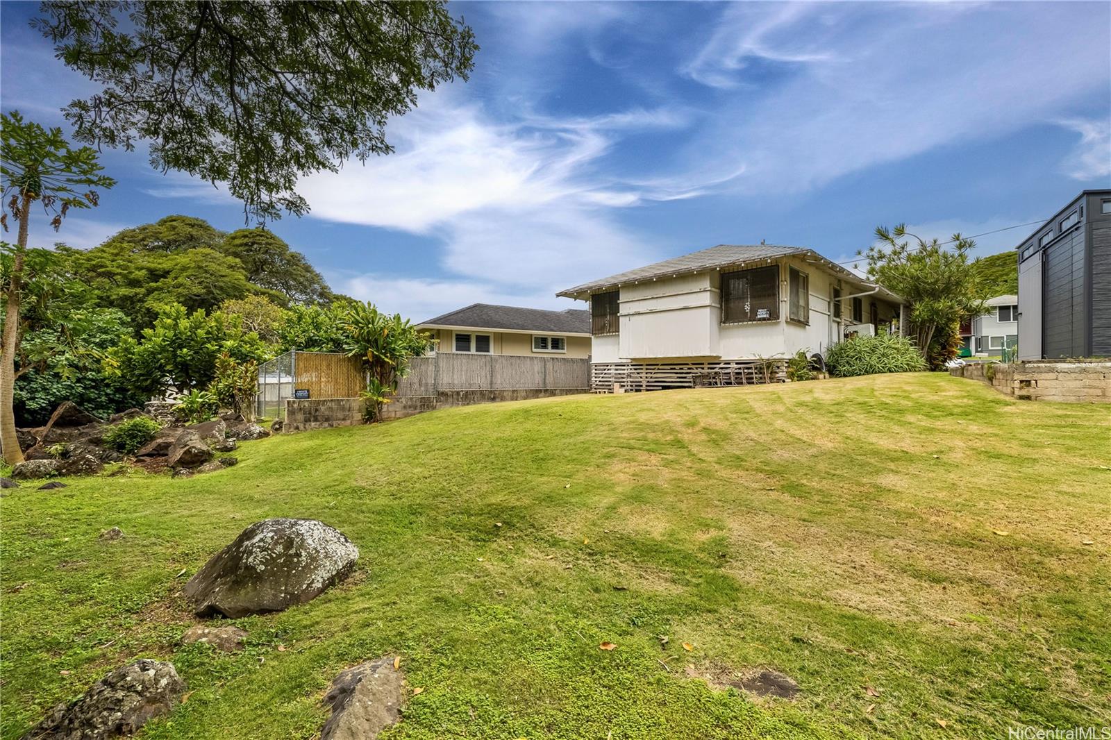 421  Ehako Place Nuuanu-lower, Honolulu home - photo 9 of 13