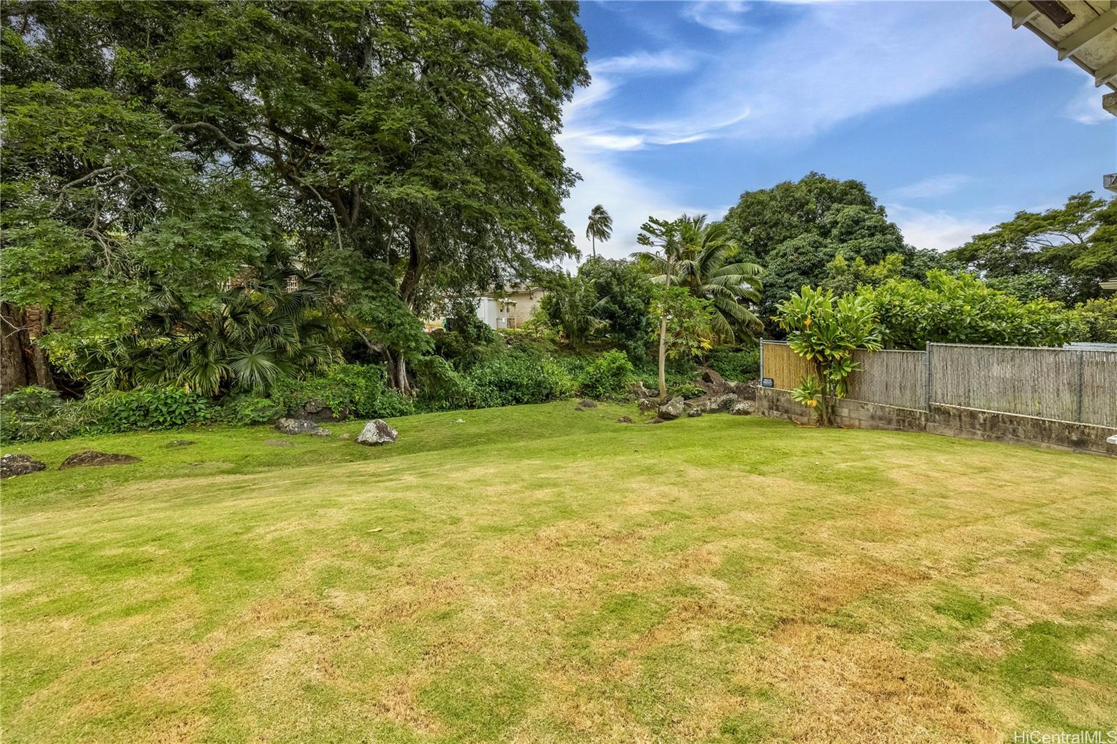 421  Ehako Place Nuuanu-lower, Honolulu home - photo 10 of 13