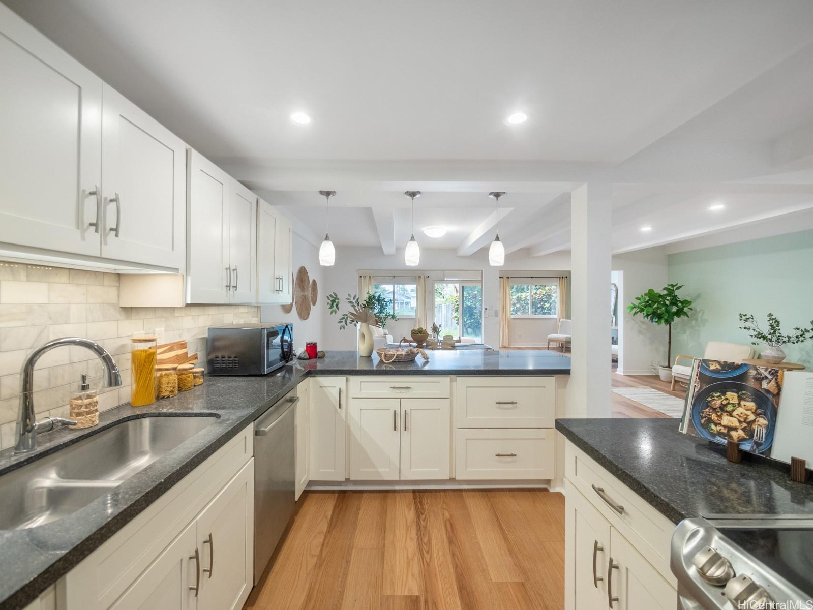 421 Kawaihae Street townhouse # 101, Honolulu, Hawaii - photo 5 of 16