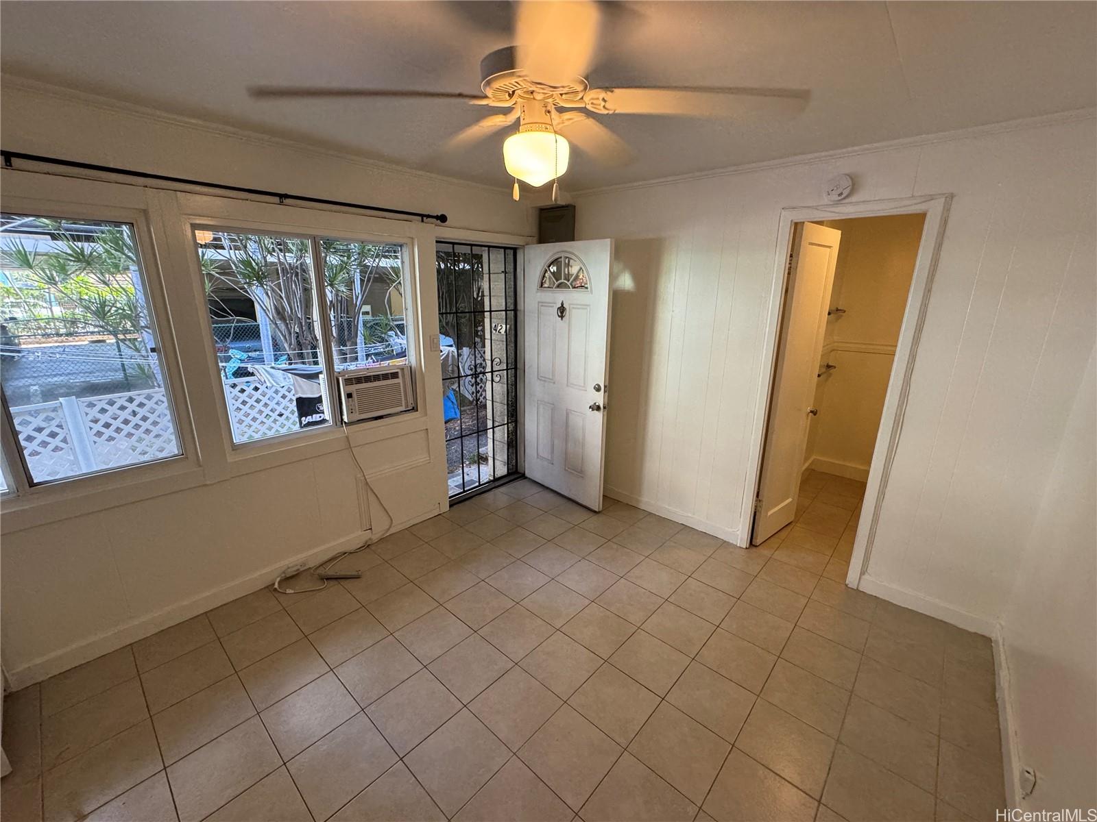 421 Lewers St Honolulu - Rental - photo 4 of 9
