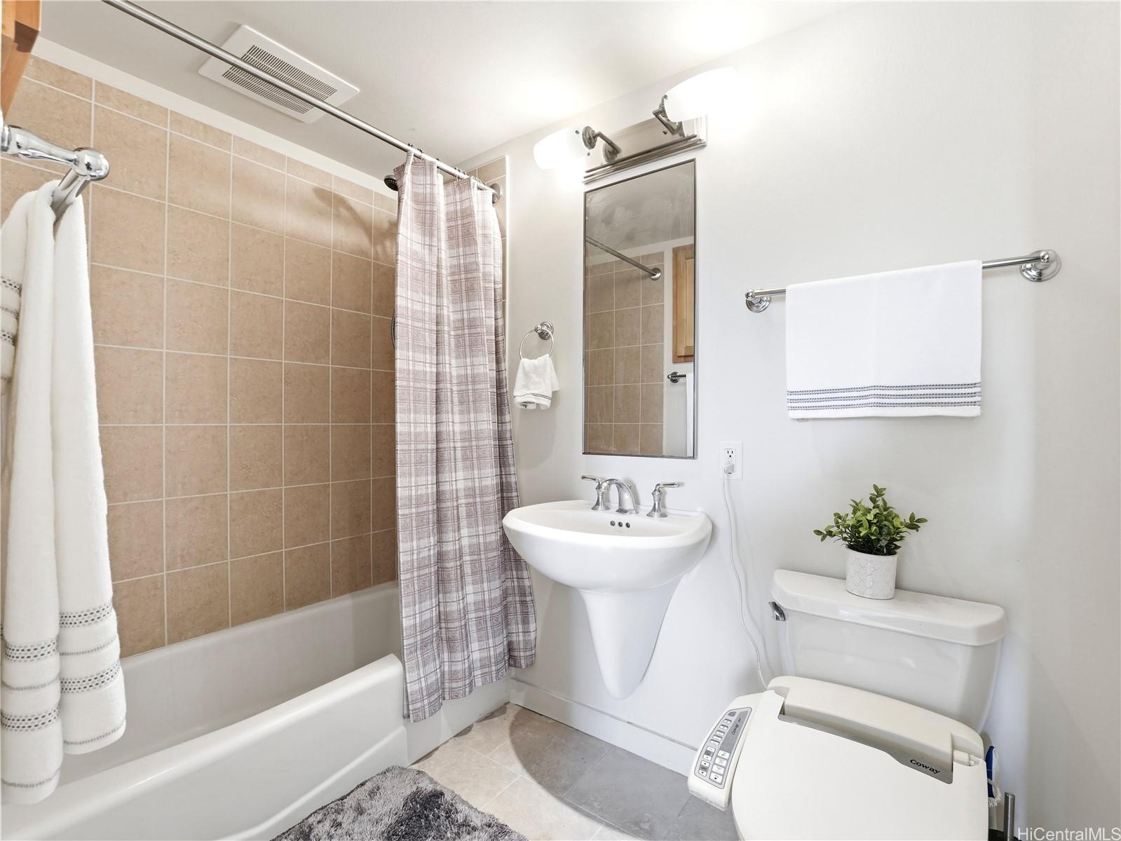 Lanikea At Waikiki condo # 2103, Honolulu, Hawaii - photo 14 of 18