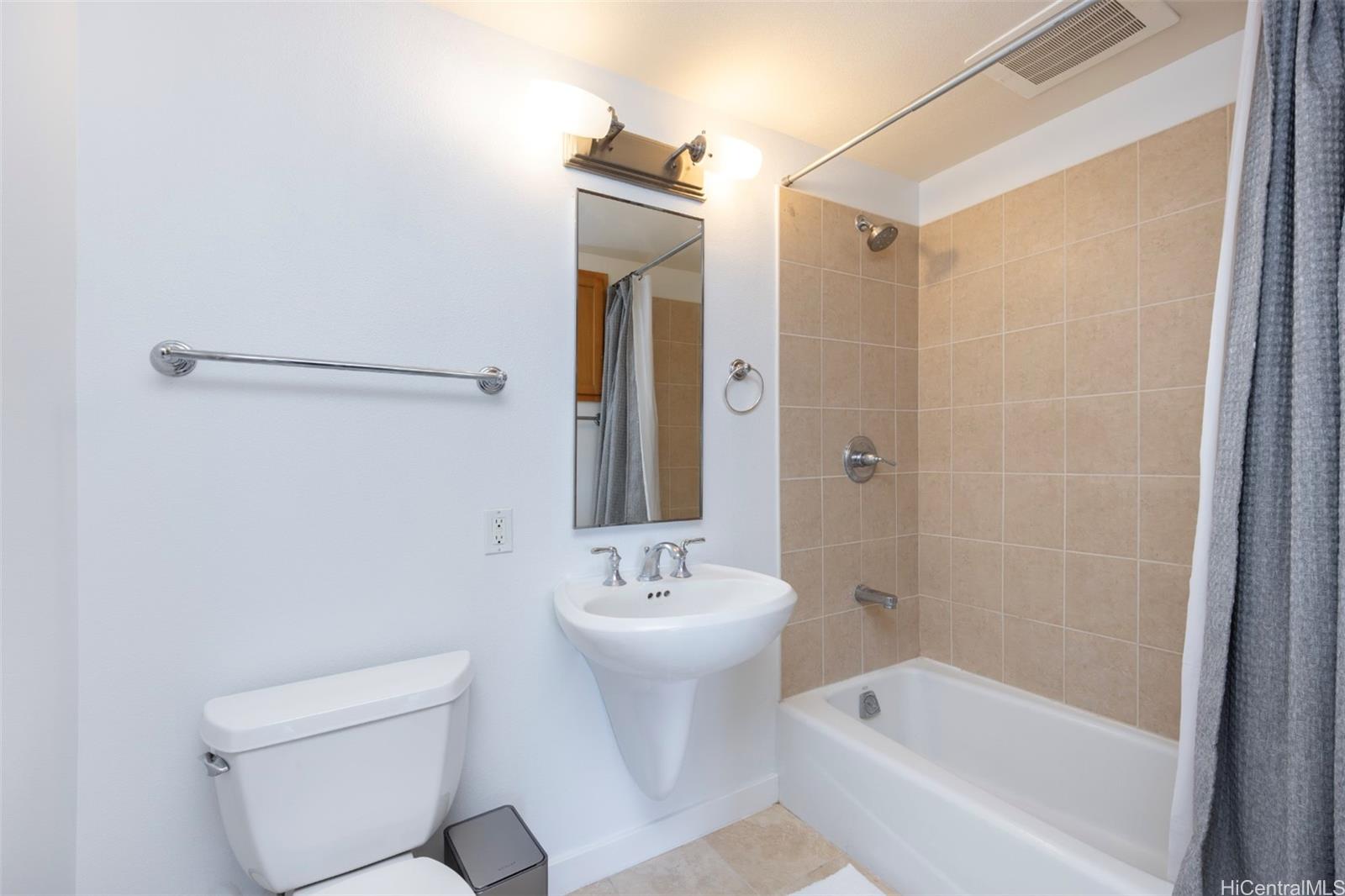 Lanikea At Waikiki condo # 702, Honolulu, Hawaii - photo 21 of 25