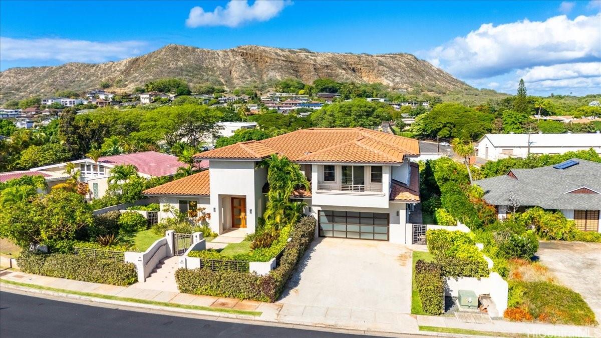 4218  Kaimanahila Street Diamond Head, Diamond Head home - photo 2 of 25