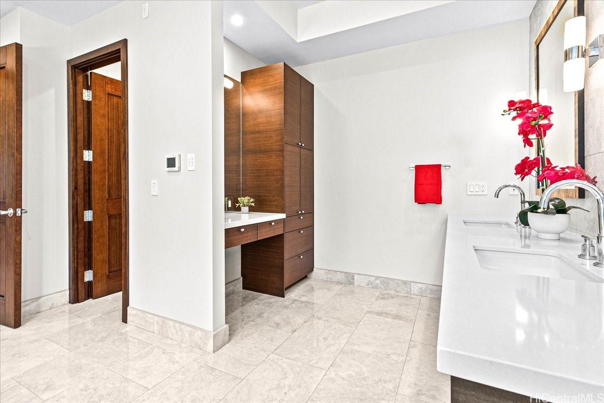 4218  Kaimanahila Street Diamond Head, Diamond Head home - photo 11 of 25