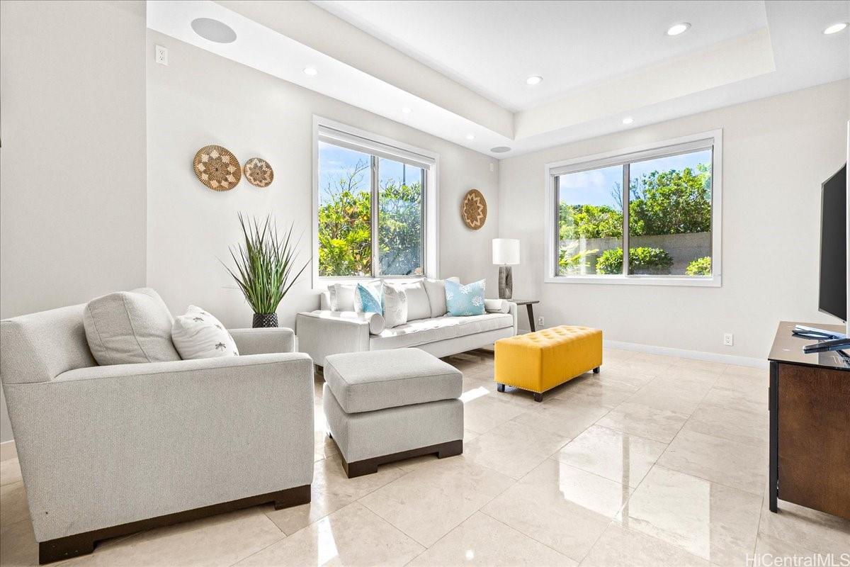 4218  Kaimanahila Street Diamond Head, Diamond Head home - photo 5 of 25