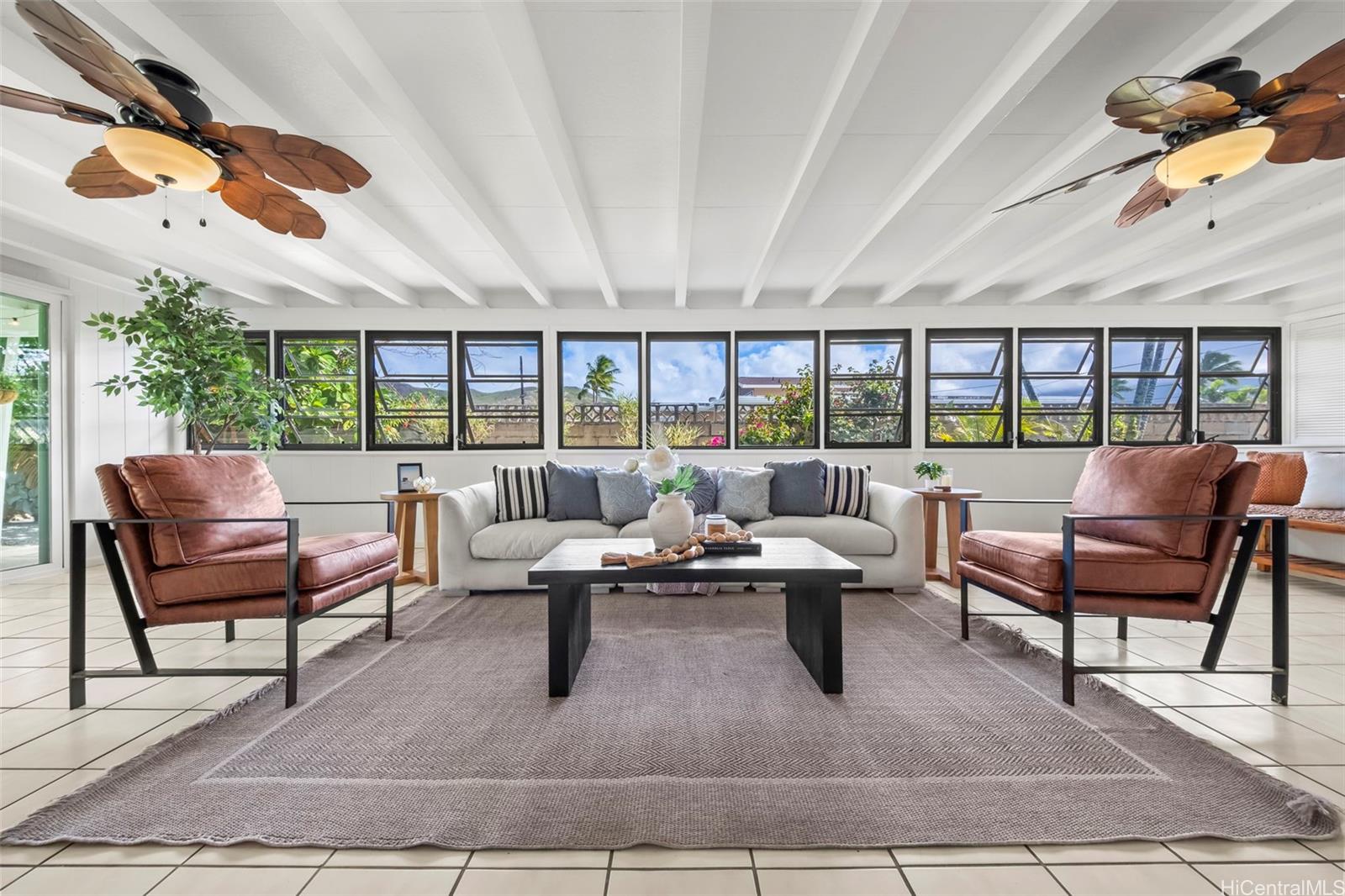 423  Iana Street Enchanted Lake, Kailua home - photo 2 of 22