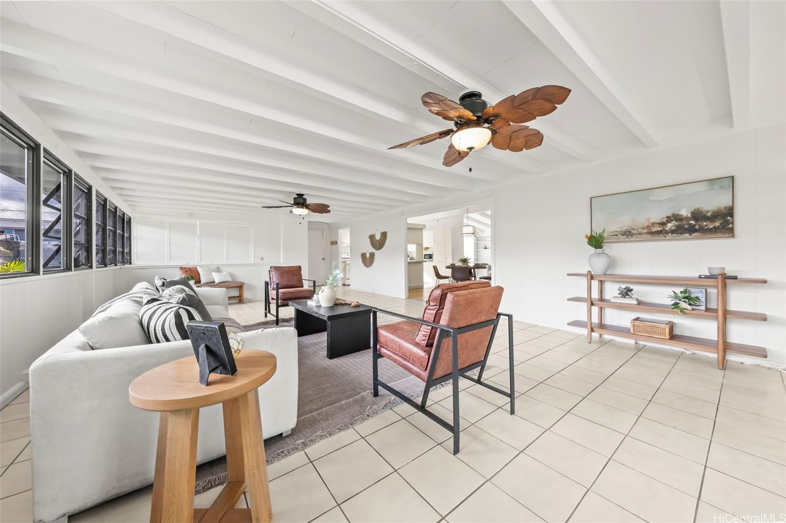 423  Iana Street Enchanted Lake, Kailua home - photo 3 of 22