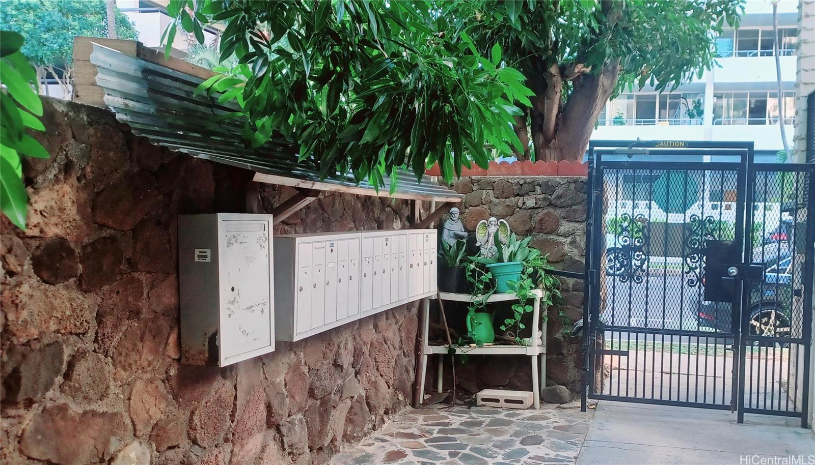 Promenade condo # 106, Honolulu, Hawaii - photo 19 of 25