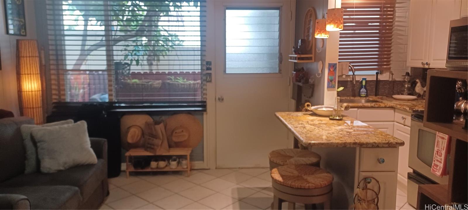 Promenade condo # 106, Honolulu, Hawaii - photo 8 of 25