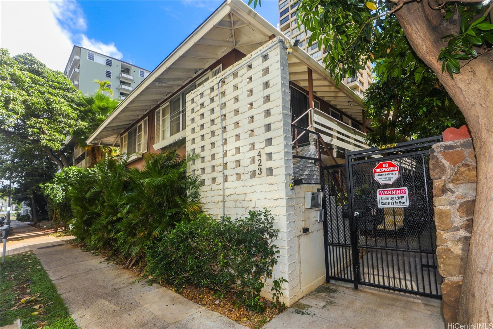 423 Kaiolu St Honolulu - Rental - photo 23 of 25