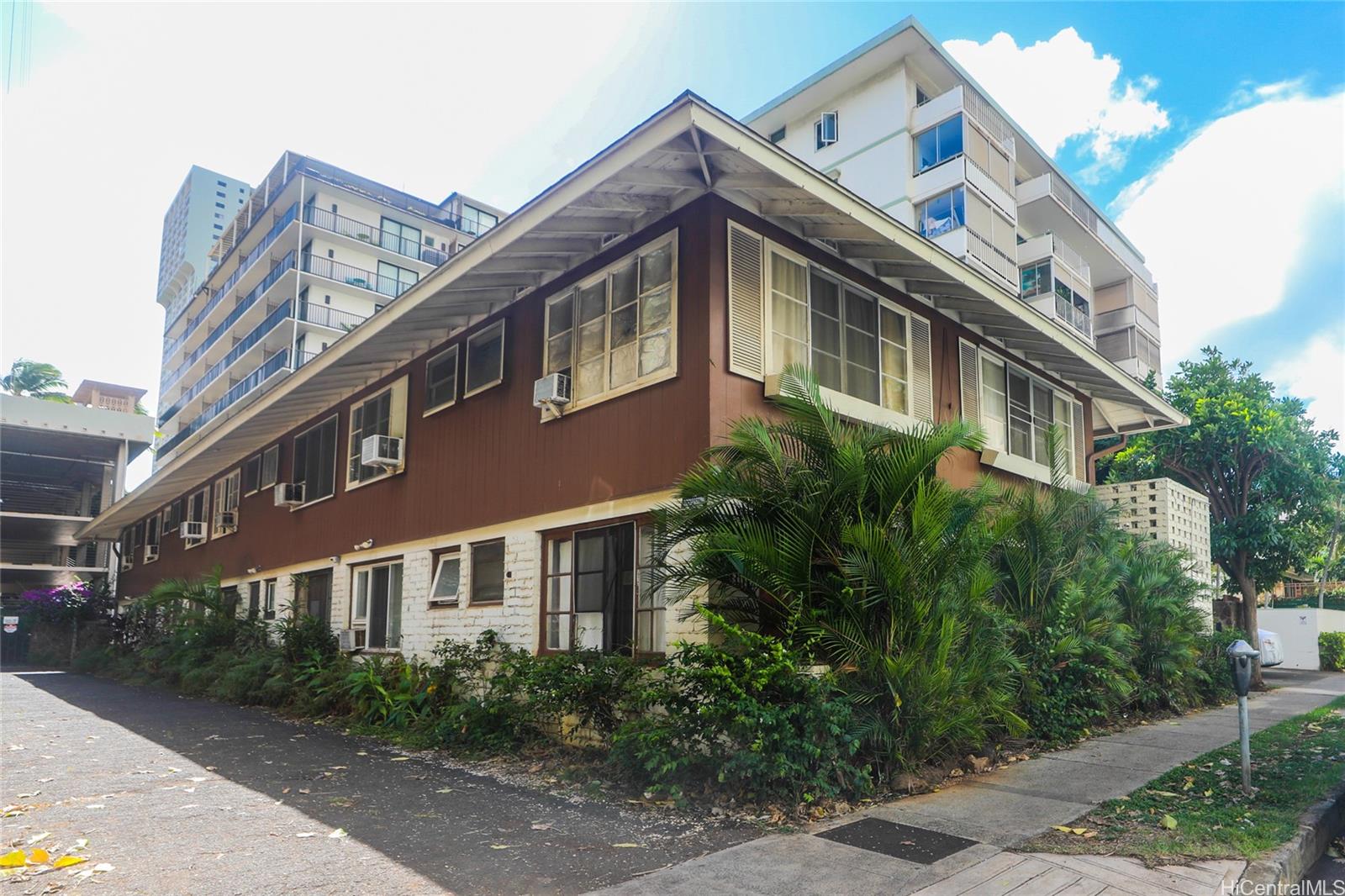 423 Kaiolu St Honolulu - Rental - photo 24 of 25