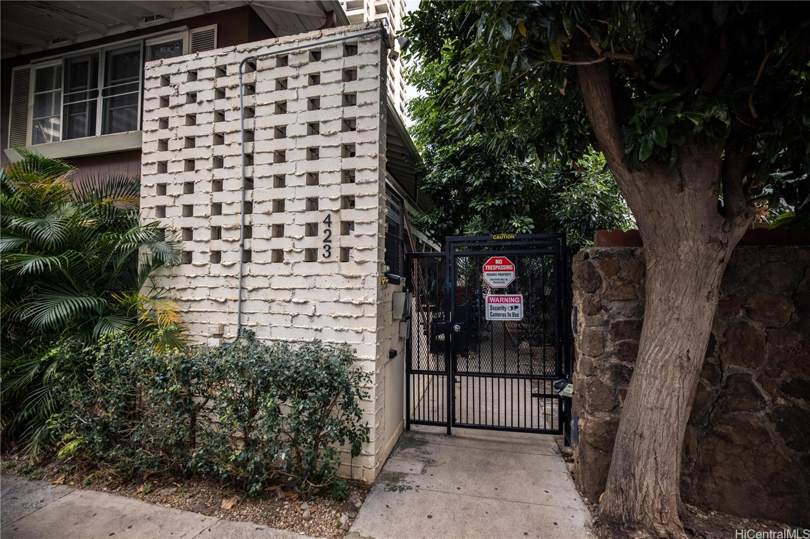 Promenade condo # 207, Honolulu, Hawaii - photo 12 of 14