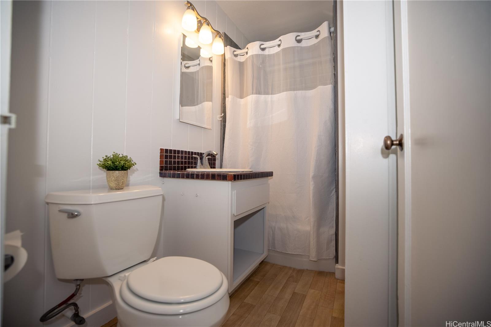 Promenade condo # 207, Honolulu, Hawaii - photo 7 of 14