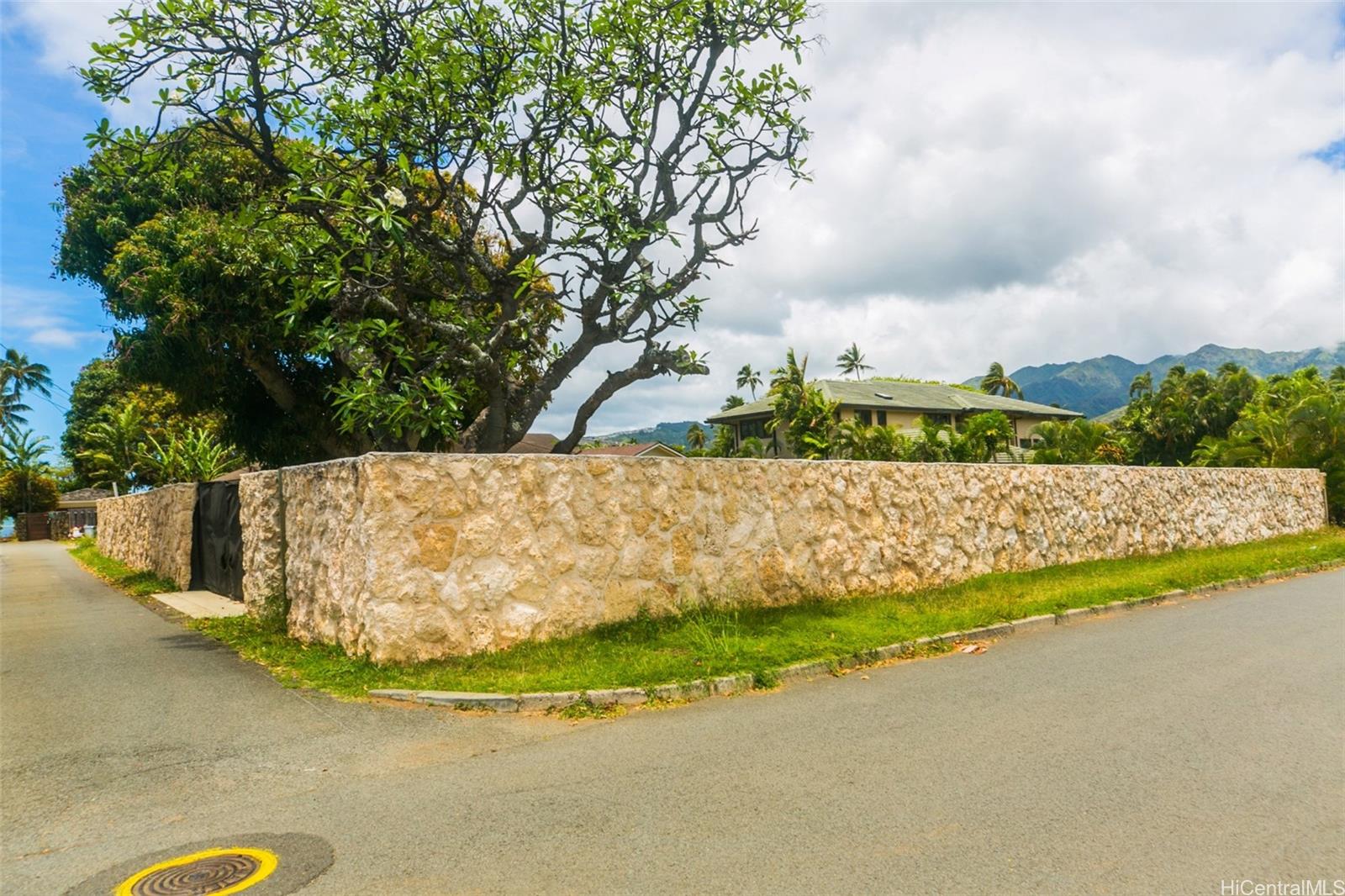 423  Portlock Road Portlock, Hawaii Kai home - photo 12 of 15