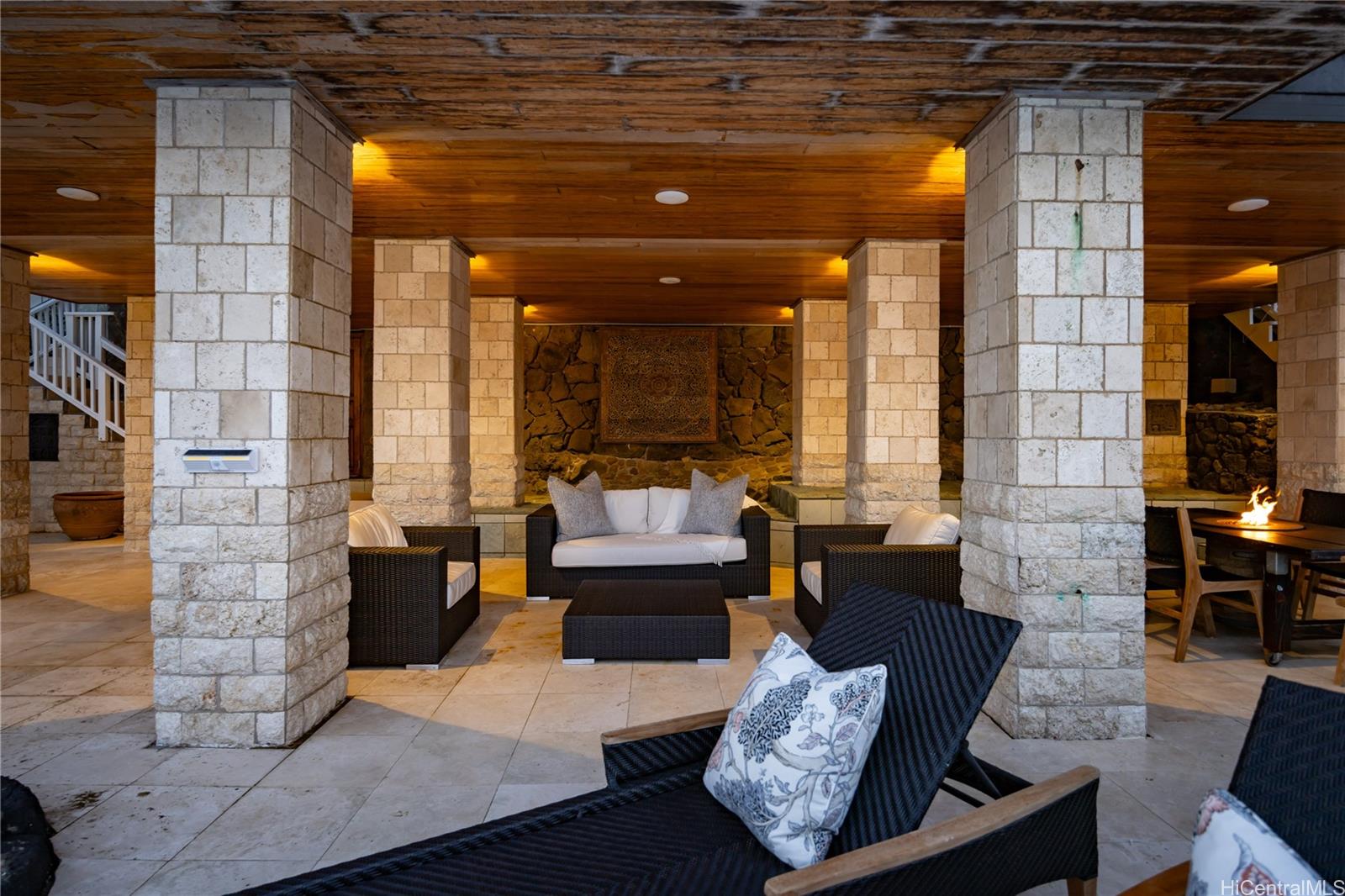 4240  Kaikoo Place Diamond Head, Diamond Head home - photo 8 of 25