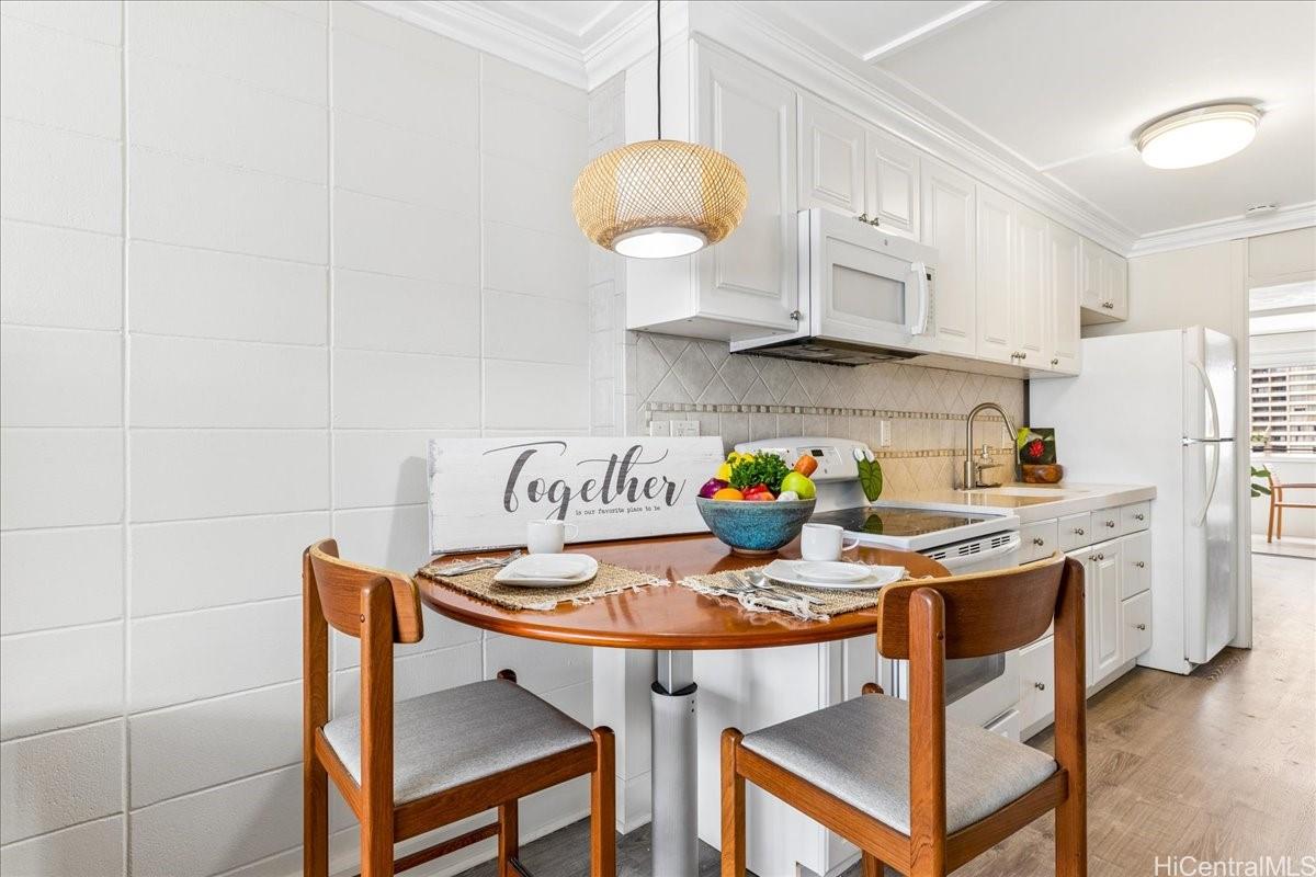 Kalia condo # 1002B, Honolulu, Hawaii - photo 7 of 25