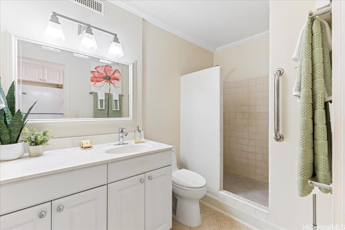 Kalia condo # 1002B, Honolulu, Hawaii - photo 9 of 25