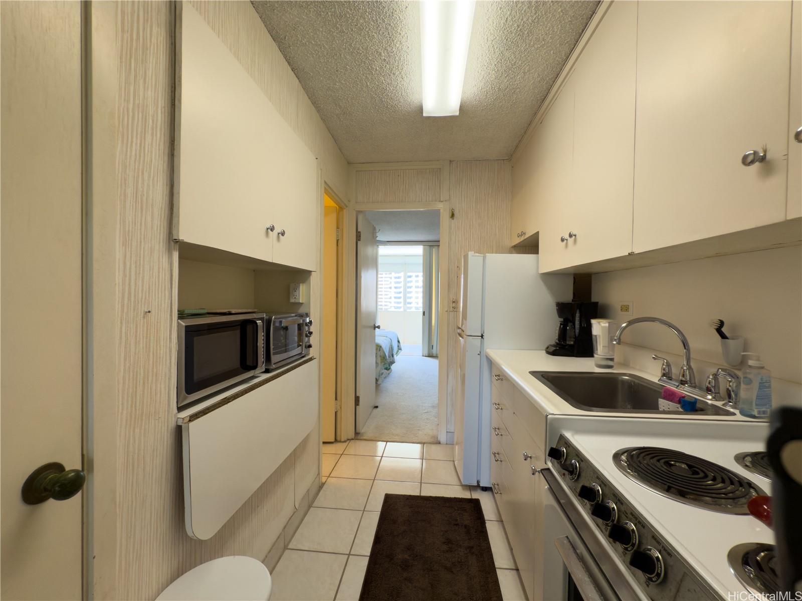 Kalia condo # 1201B, Honolulu, Hawaii - photo 9 of 20