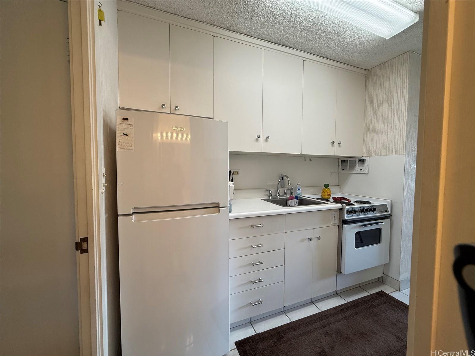 Kalia condo # 1201B, Honolulu, Hawaii - photo 10 of 20