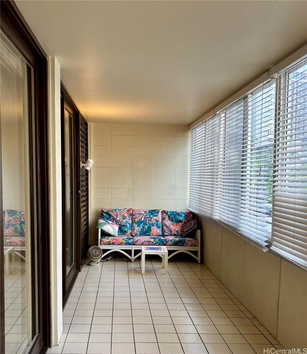 Kalia condo # 206C, Honolulu, Hawaii - photo 4 of 13