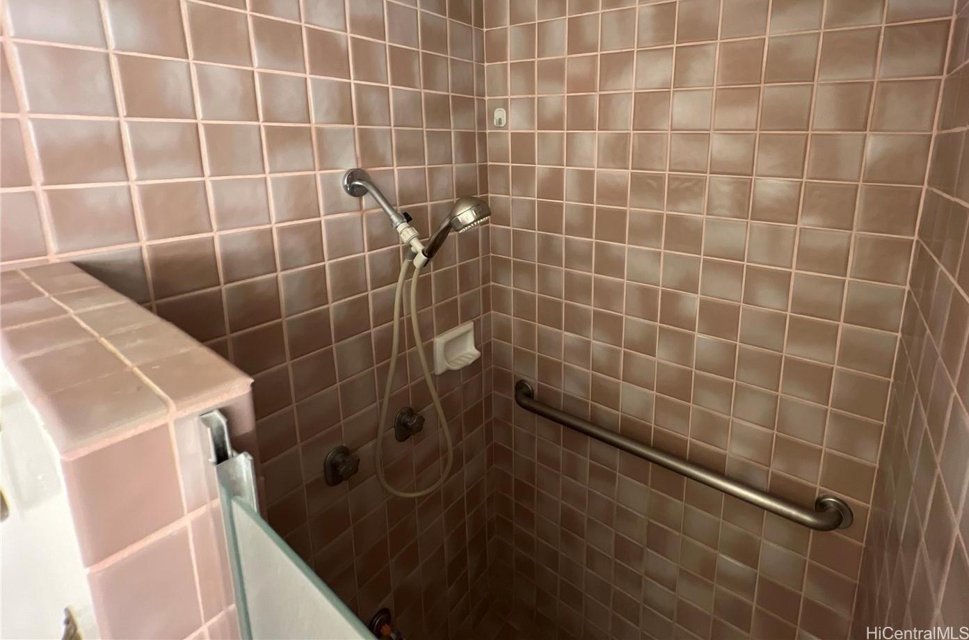 Kalia condo # 206C, Honolulu, Hawaii - photo 10 of 17