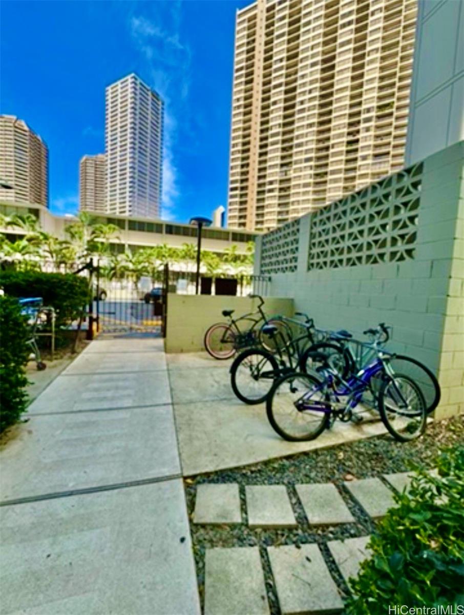 Kalia condo # 302B, Honolulu, Hawaii - photo 23 of 25