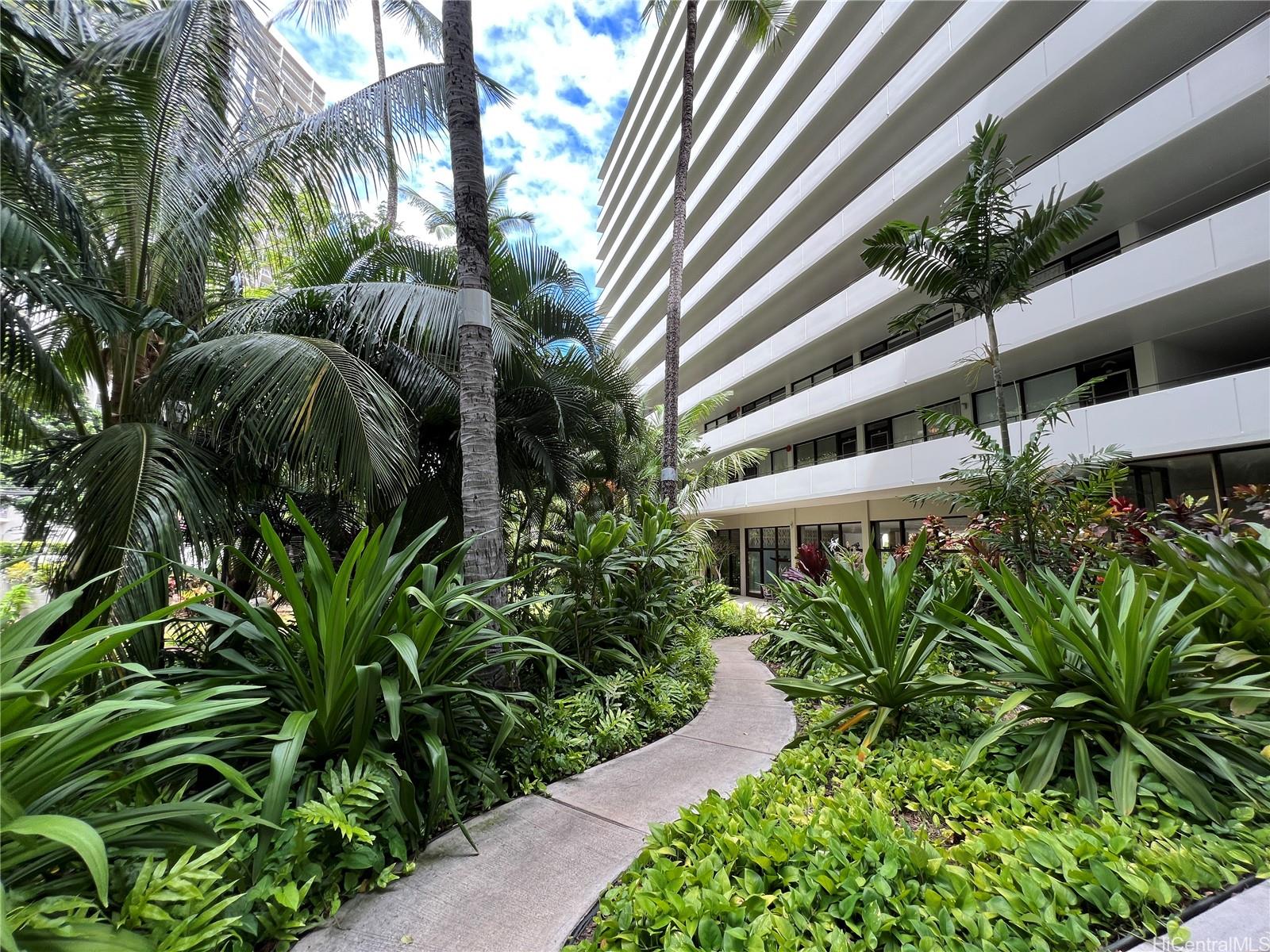 425 Ena Road Honolulu - Rental - photo 11 of 14