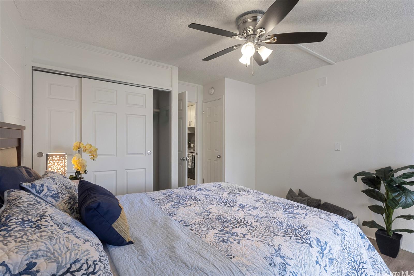 Kalia condo # 405C, Honolulu, Hawaii - photo 2 of 15