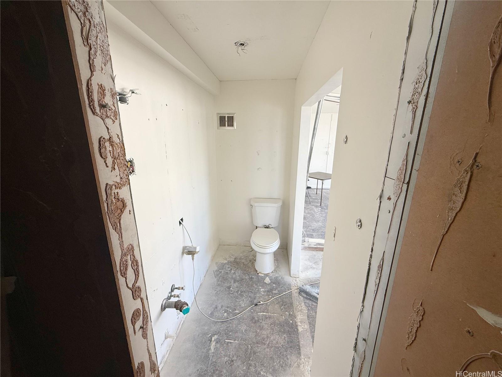 Kalia condo # 5D, Honolulu, Hawaii - photo 2 of 25