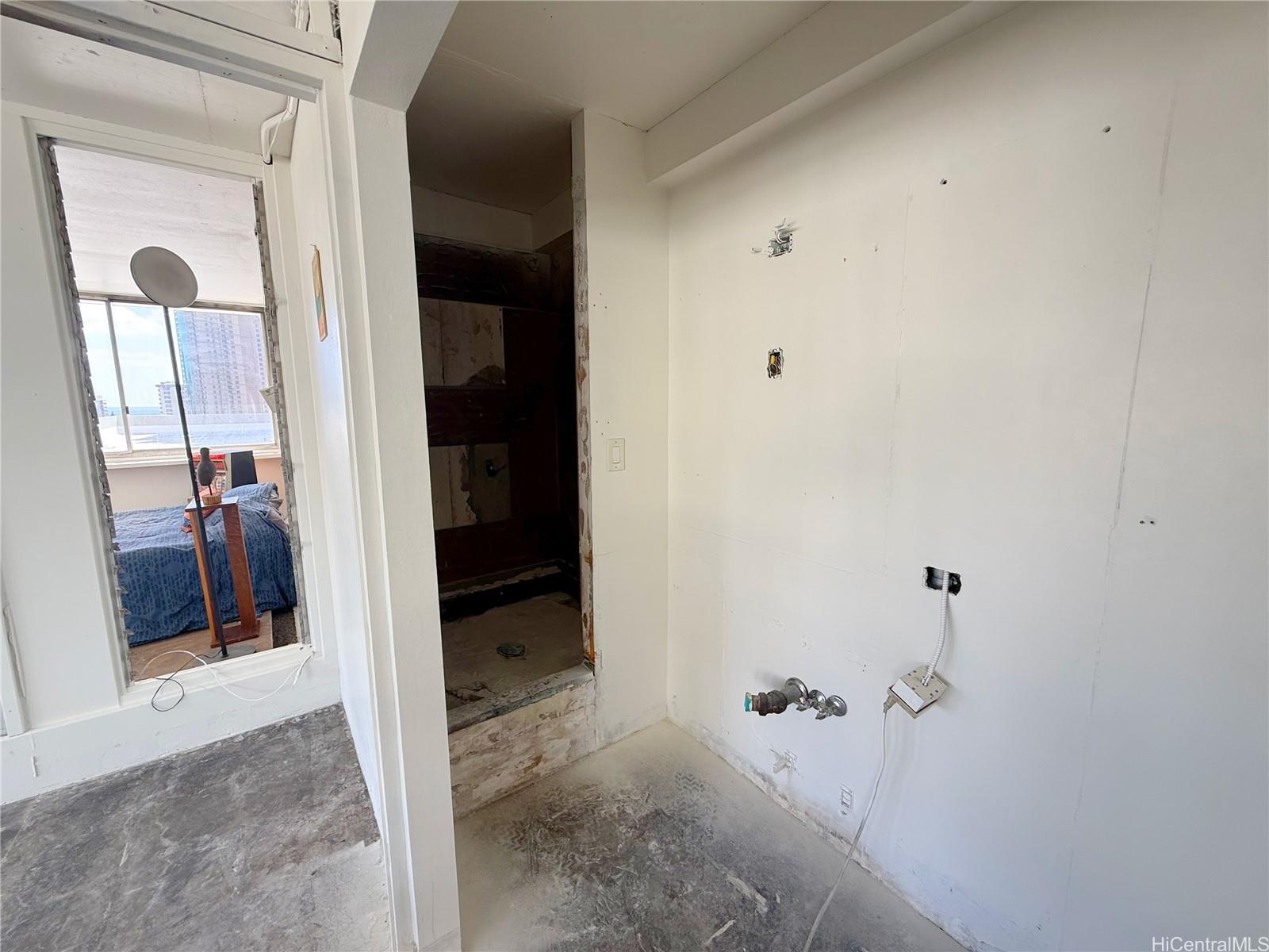 Kalia condo # 5D, Honolulu, Hawaii - photo 8 of 25