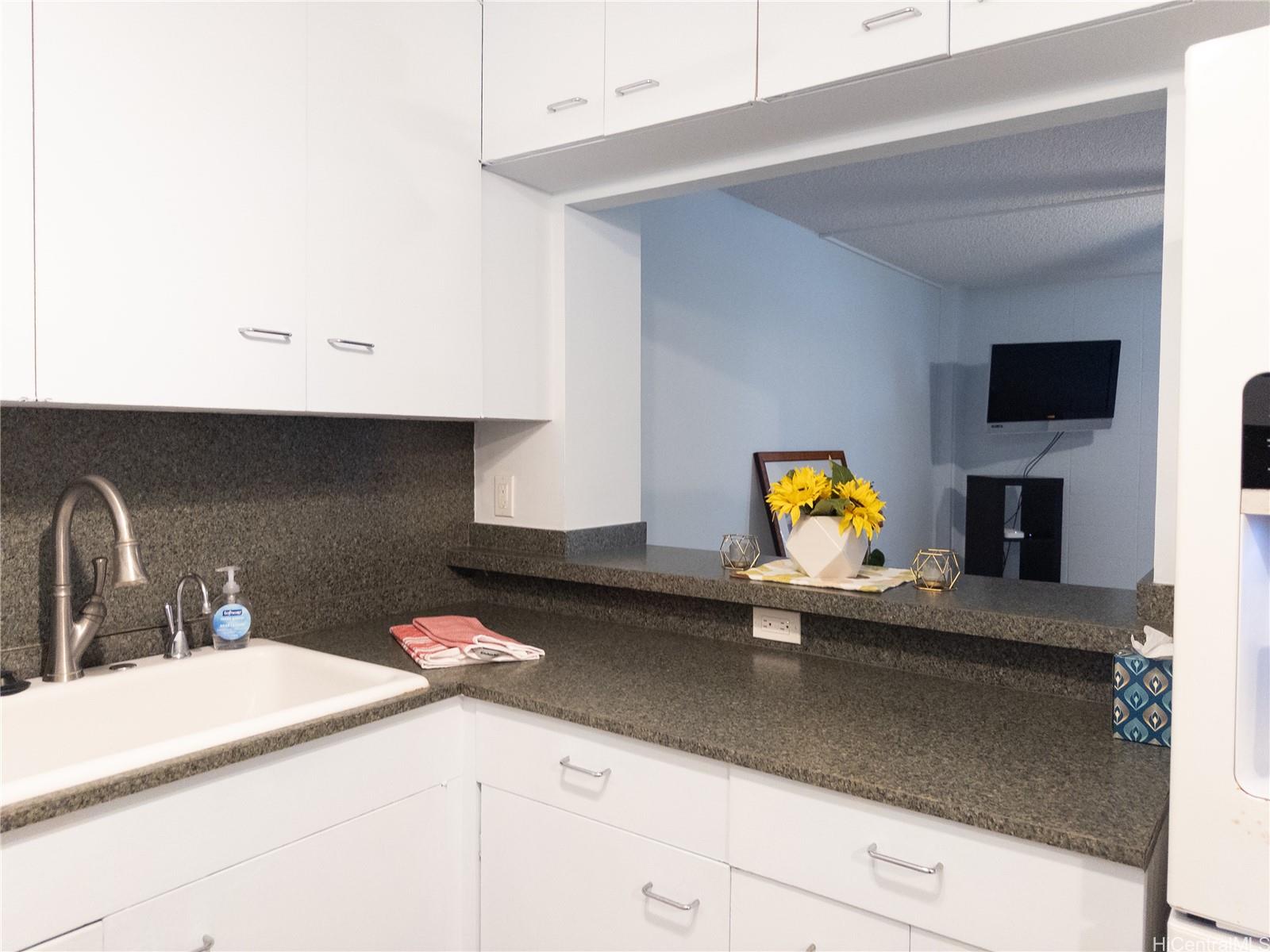 Kalia condo # 706B, Honolulu, Hawaii - photo 8 of 23