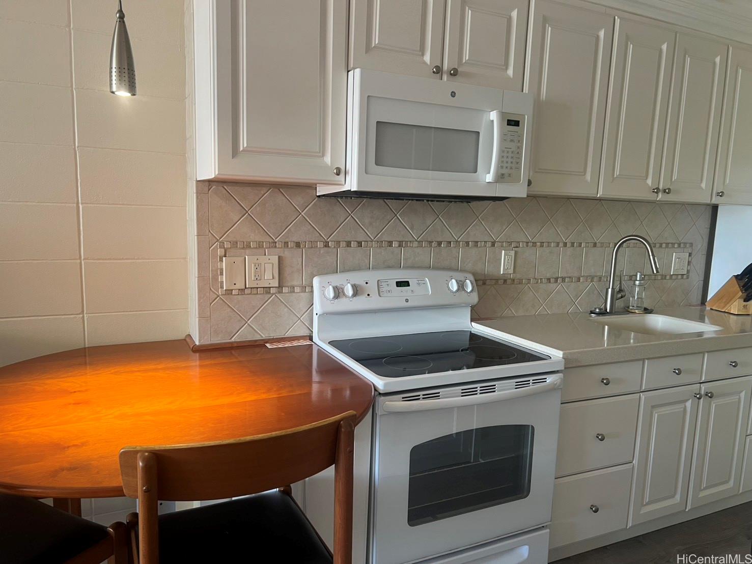 Kalia condo # B1002, Honolulu, Hawaii - photo 8 of 20