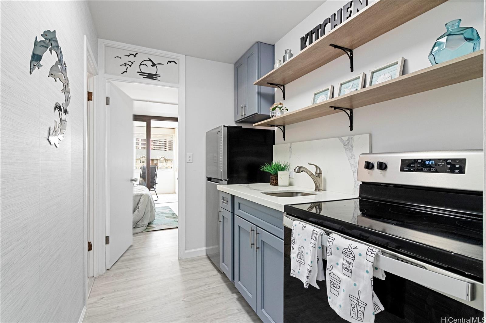 Kalia condo # B501, Honolulu, Hawaii - photo 3 of 16