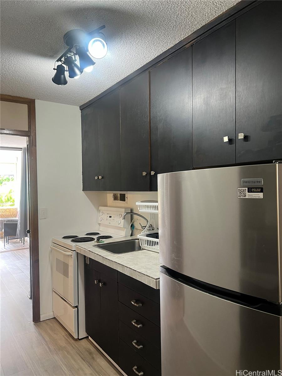 Kalia condo # C604, Honolulu, Hawaii - photo 8 of 14